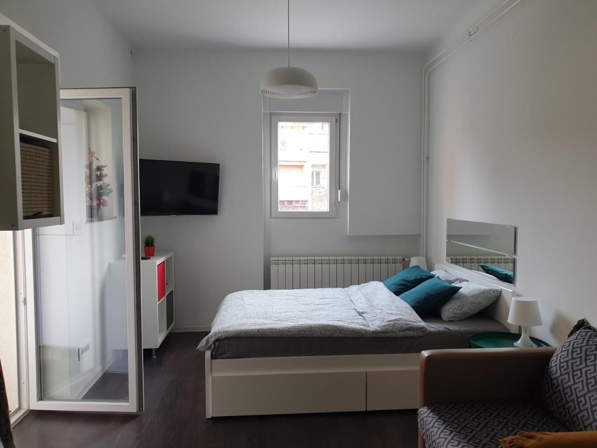 Studio Apartment "Savski Trg" بلغراد المظهر الخارجي الصورة